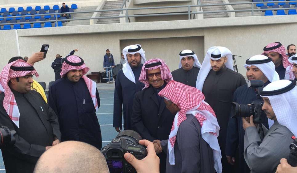 رئيس الوزراء الكويتي في تدريبات الأزرق