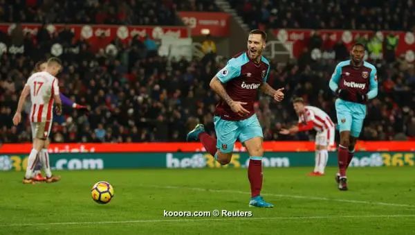 ?i=reuters%2f2017-12-16%2f2017-12-16t173802z_64633387_rc1c97eda390_rtrmadp_3_soccer-england-stk-whu_reuters
