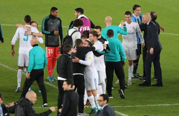 زيدان مع رونالدو بعد المباراة