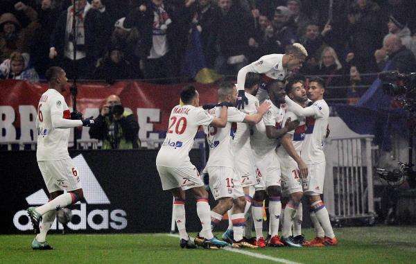 فرحة لاعبي ليون