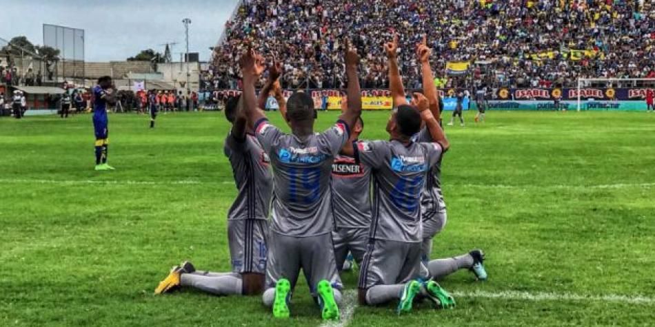 لاعبو إيمليك 