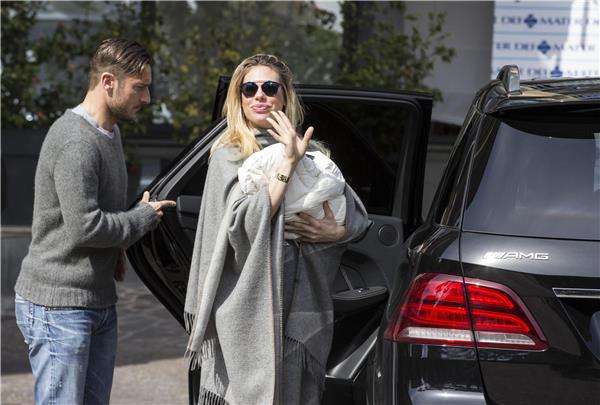 توتي وزوجته