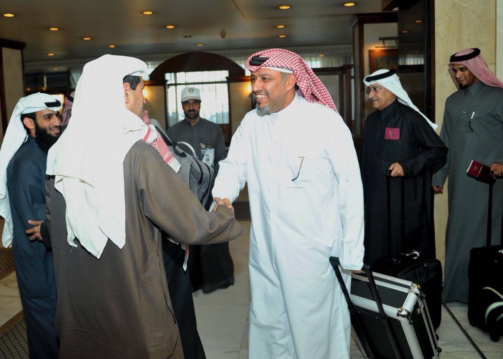 جانب من وصول الوفد القطري