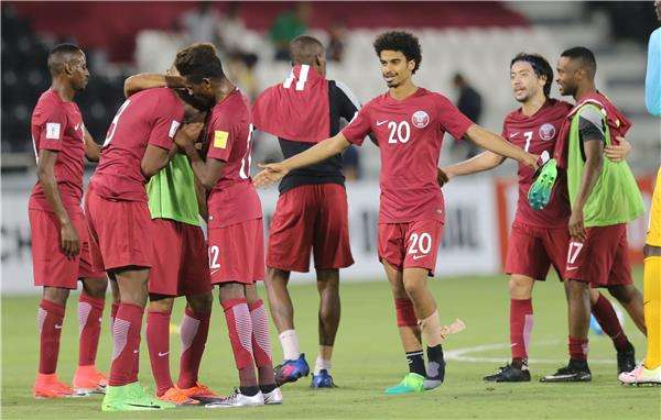 لاعبو المنتخب القطري 