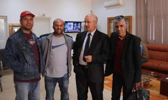 النابلي وسط مجموعة من الإعلاميين