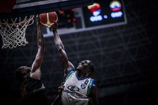 من لقاء المجمع البترولي وأويلرز الأوغندي