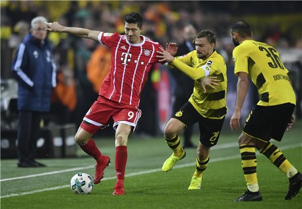 لقاء سابق بين دورتموند وبايرن