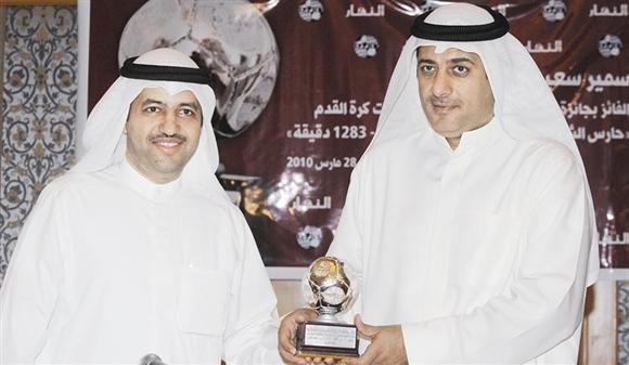 سمير سعيد يكرم من نائب رئيس صحيفة النهار انور بوخمسي