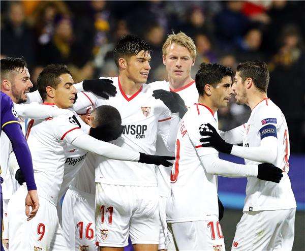 لاعبو إشبيلية