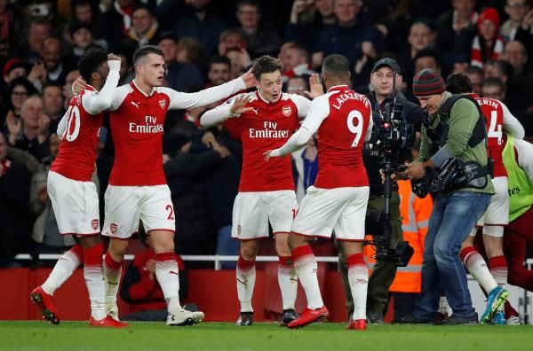 لاعبو أرسنال