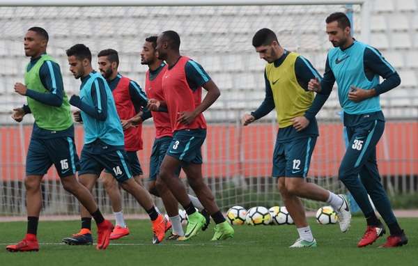 جانب من تدريبات منتخب قطر