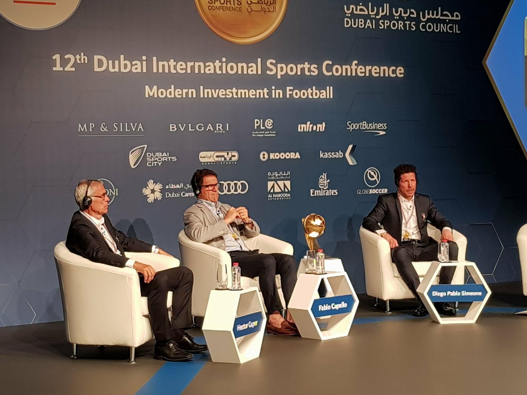 سيميوني خلال المؤتمر