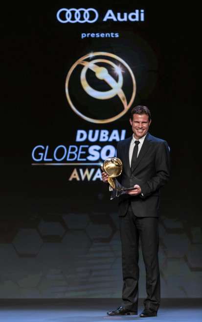 فيليكس بريش يتسلم الجائزة