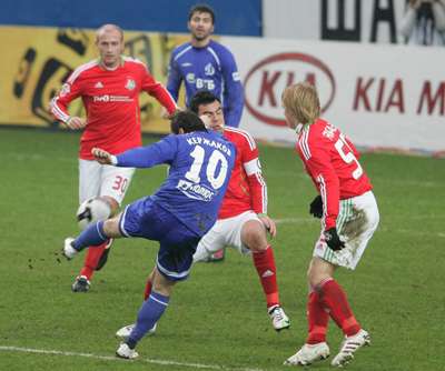 مشهد من آخر مباراة بين الفريقين الموسم الماضي