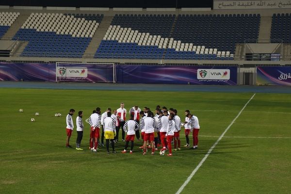 جانب من تدريبات المنتخب البحريني