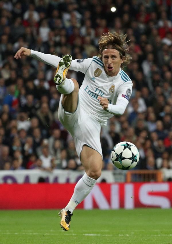 مودريتش في تشكيلة ليكيب المثالية