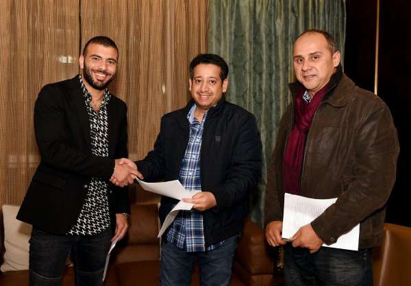 متعب بعد التوقيع