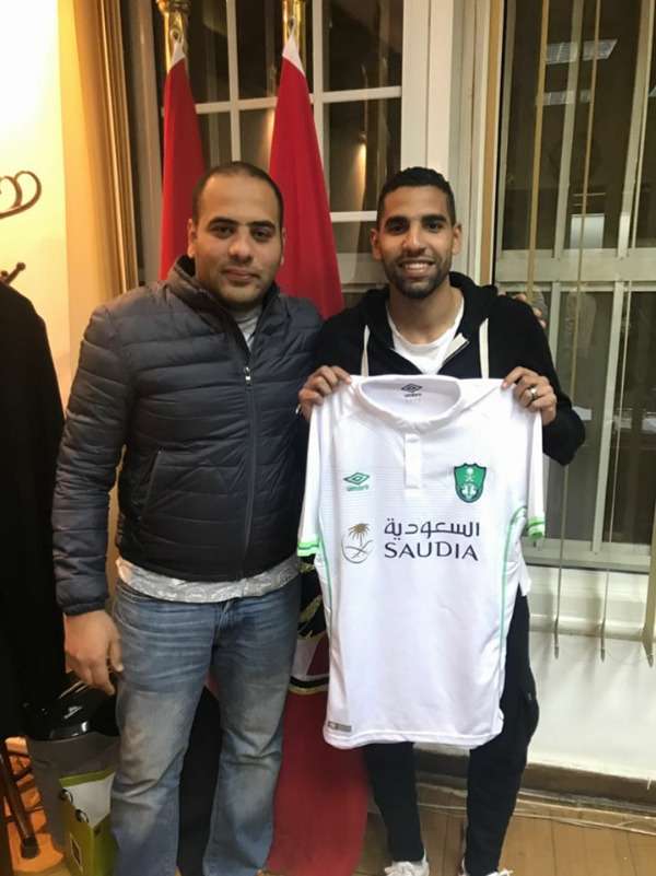 بعد توقيع العقود