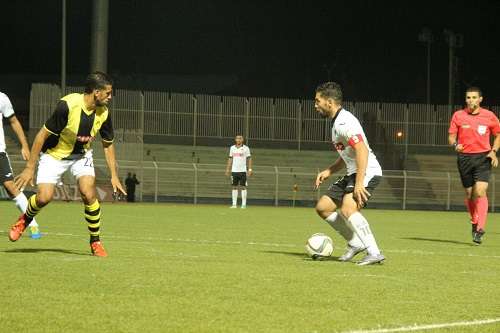 لقاء سابق بين الفريقين