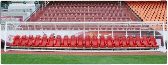 المقاعد الجديدة بعد أن تم تركيبها بملعب بوهانج 