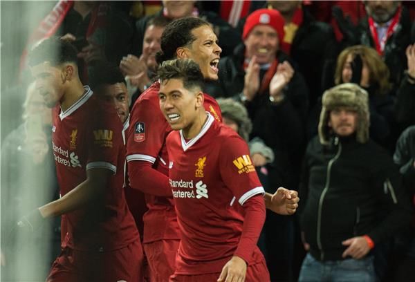 فرحة لاعبي ليفربول