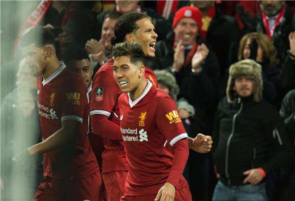 فرحة لاعبي ليفربول