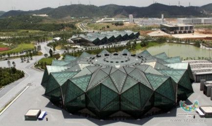 ملعب تنس مغطى