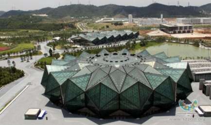 ملعب تنس مغطى