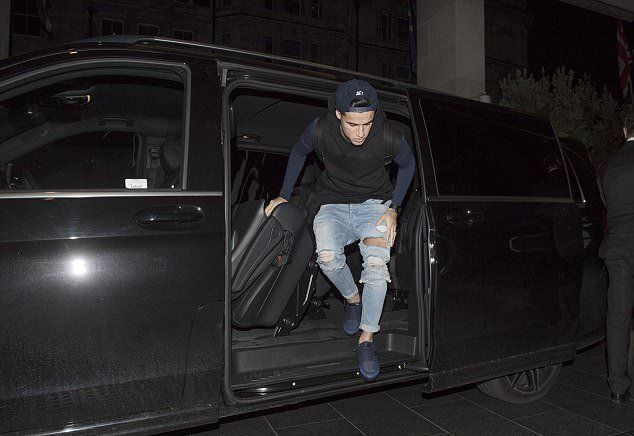 47D0B3B400000578-5241359-image-a-17_1515258528913