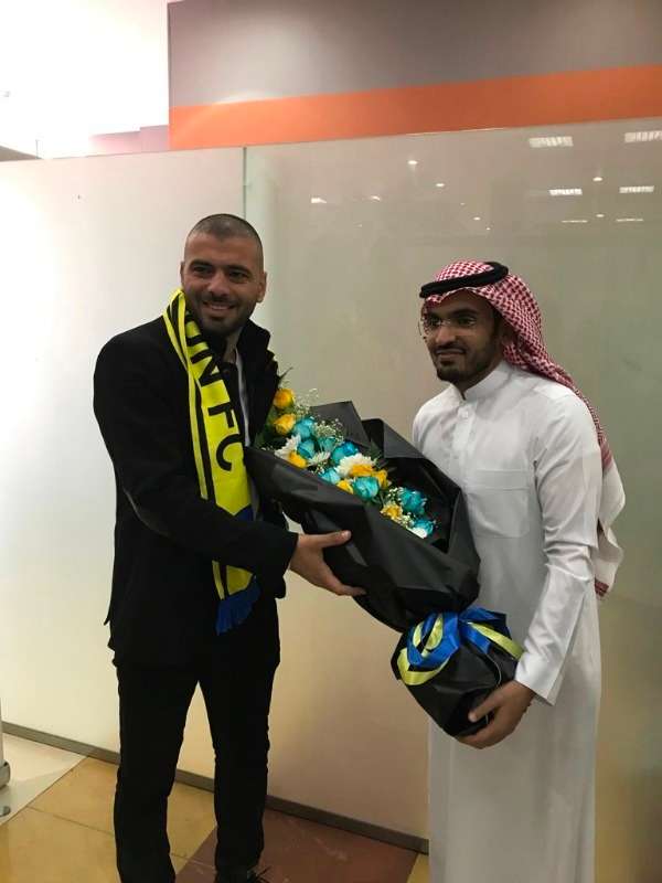 جانب من وصول عماد متعب