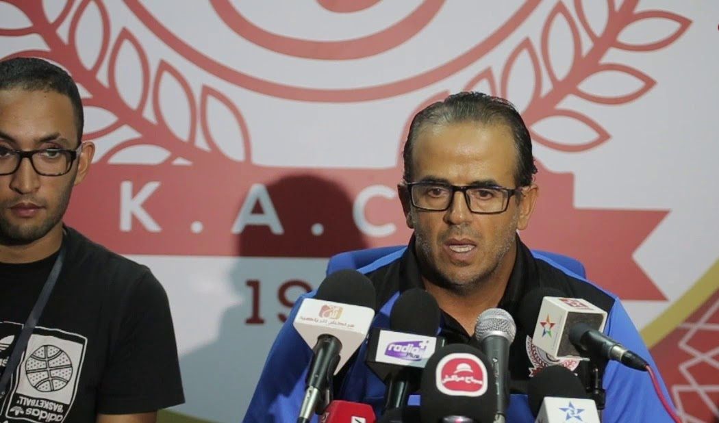 عاطفي