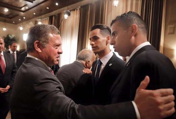 فارس العساف خلال تكريمه من ملك الأردن (أرشيفية)