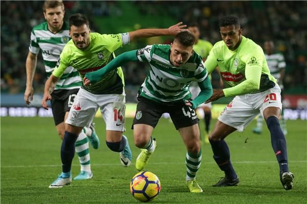 جانب من مباراة لشبونة وماريتيمو