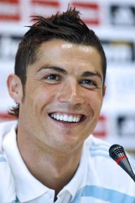 صورة من المأتمر الصحفي يوم أمس