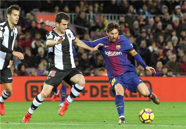 من لقاء برشلونة وليفانتى