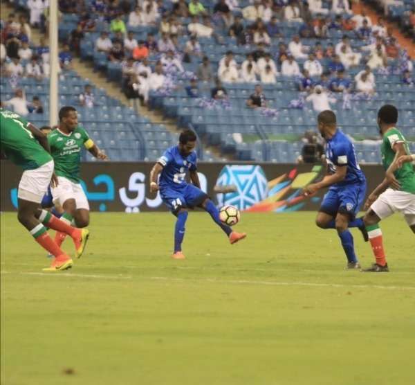 جانب من لقاء سابق بين الهلال والاتفاق