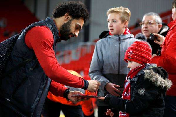 صلاح مع جماهير ليفربول