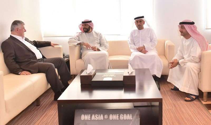 من الاجتماع