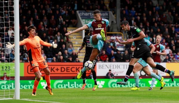 جانب من مواجهة سابقة بين الفريقين