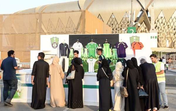 العائلات السعودية على أبواب الجوهرة