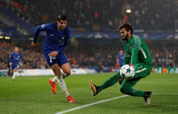 أليسون بيكر 