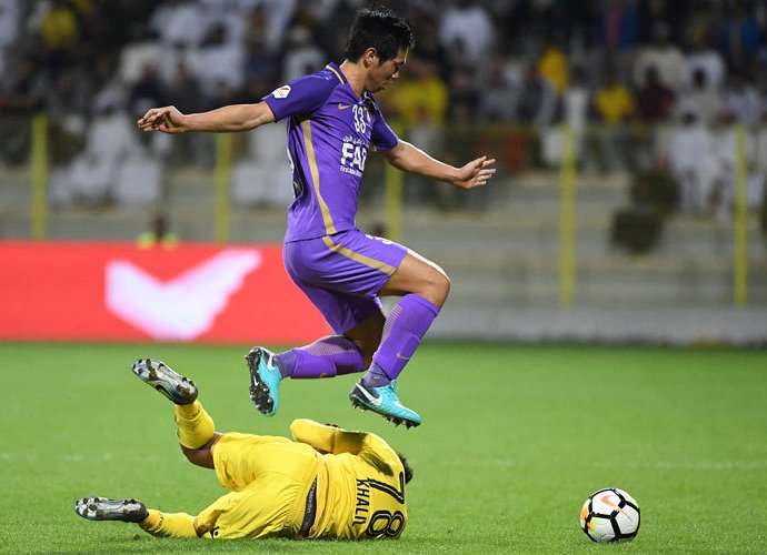 من اللقاء العين والوصل