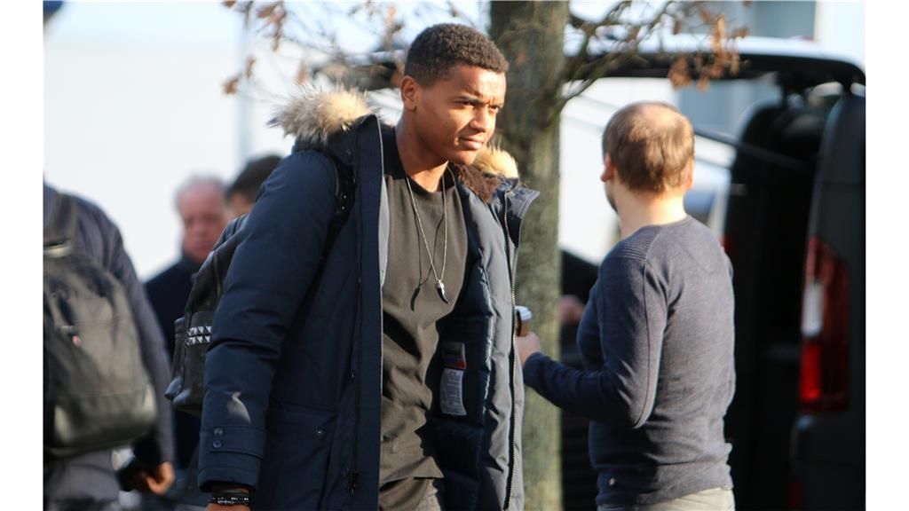 Ankunft-von-Manuel-Akanji-am-Dortmund-Airport-g3392940