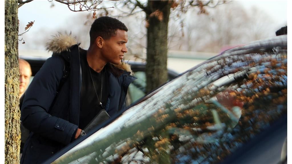 Ankunft-von-Manuel-Akanji-am-Dortmund-Airport-g3392942