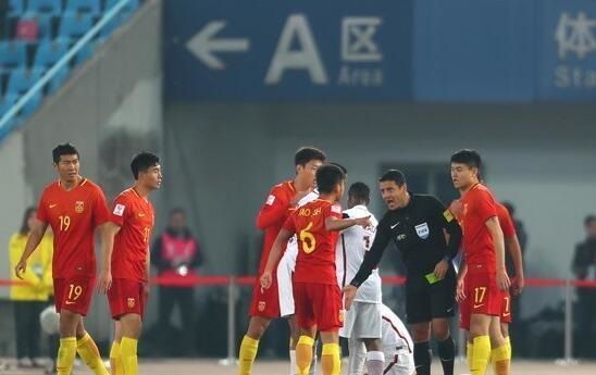 فجاني مع لاعبي الصين