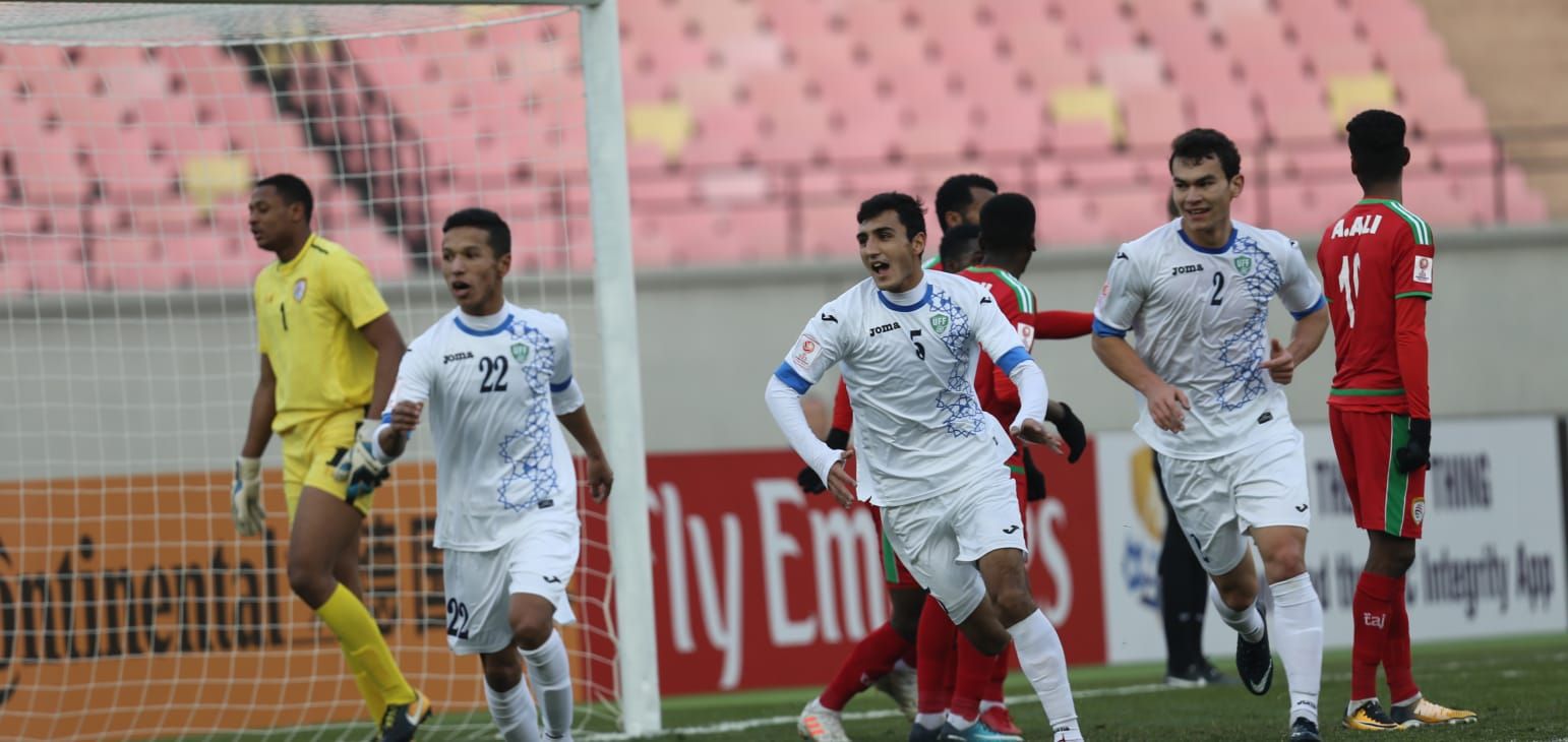 فرحة تورسونوف بهدفه في عُمان