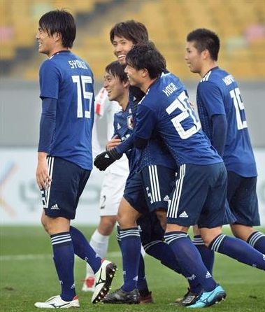 لاعبو اليابان أمام كوريا الشمالية