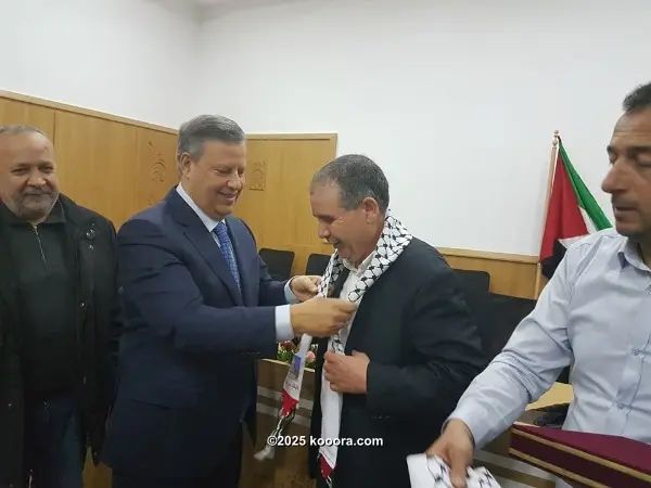 ?i=corr%2f32%2fkoo_32645