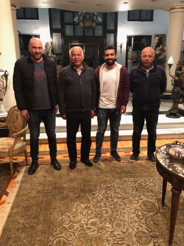 بعد توقيع العقود