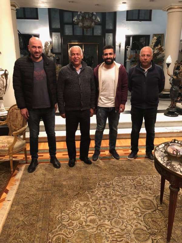 بعد توقيع العقود